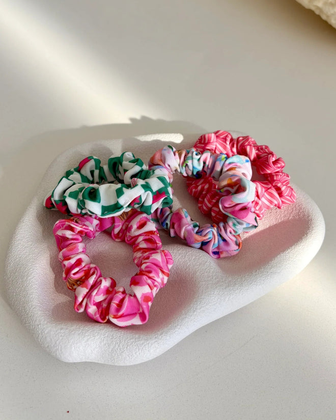 Louvelle Pink/Green Scrunchie Set