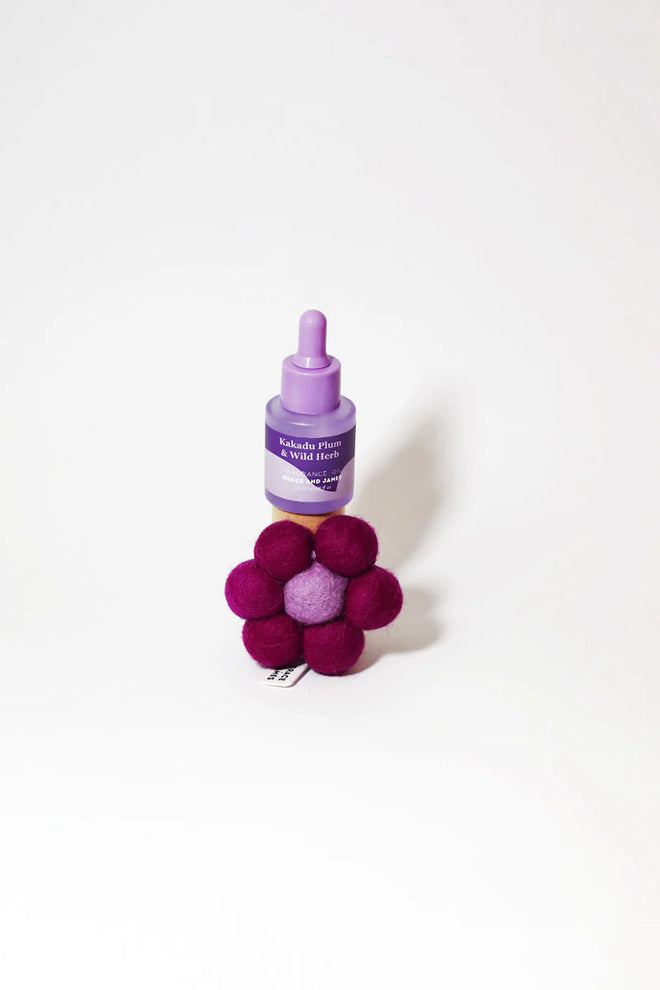 Grace and James Felt Flower Air Freshener Kakadu Plum & Wild Herb